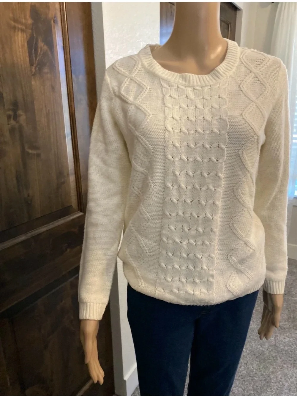 Ambiance Size Medium Cream Cable Knit Crewneck Sweater-008